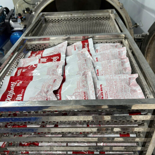 Ứng dụng của nồi hấp tiệt trùng phun sương trong ngành thực phẩm